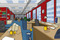 Spil-paintball-i-et-forretningsudvalg-med-smileys